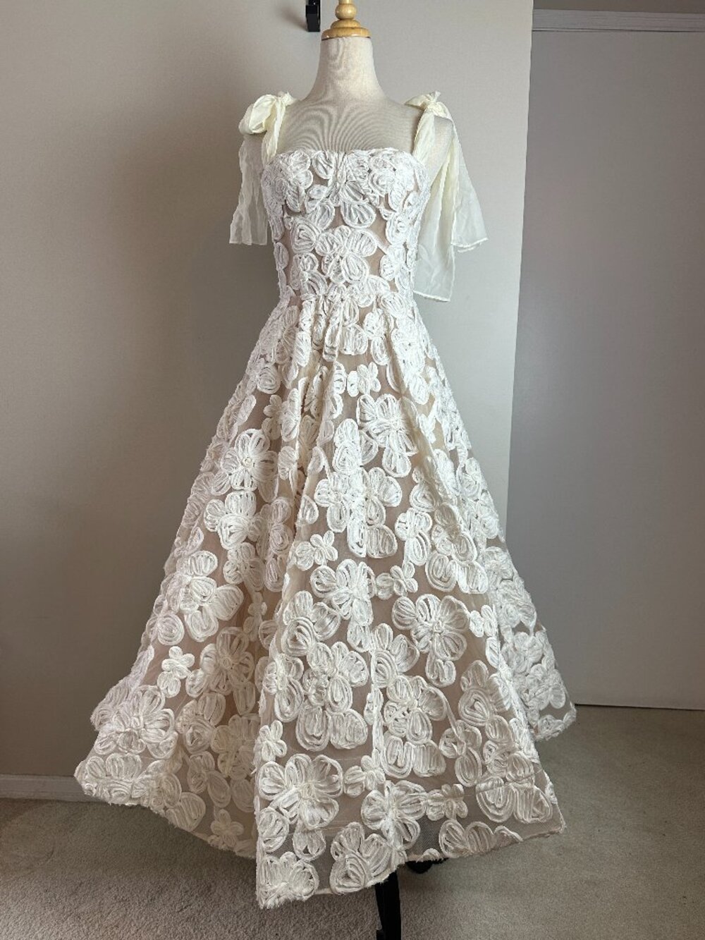 Bronx and Banco Sabrina Bridal Floral Lace Midi Dress XS NWOT White - Picture 6 of 11